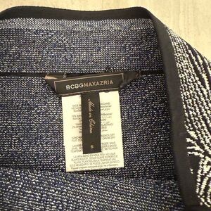 BCBGMaxAzria Textured Navy skirt
